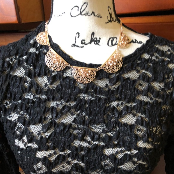 Rose Gold Tone five Disc Necklace with stone - Picture 7 of 8